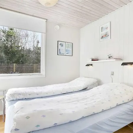 Four-bedroom Holiday In * Hals