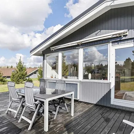 Four-bedroom Holiday In * Hals